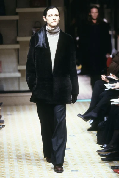 Look 19